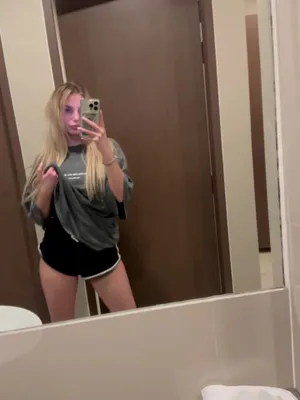 #Adolescentes #Rubia #es- E Spejo #Solo #Joven #Onlyfans #Provocación #FYP #Vertical Porn #Sandra Secrets