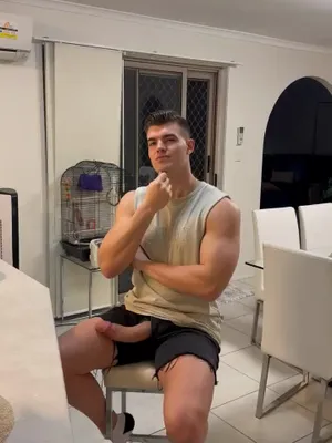 #Gay #Vertical Porn #Onlyfans Modèles #Jayden Rembaucher