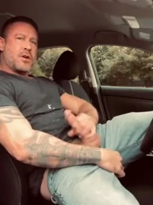 #Pubblico #Tatuaggi #Cumshot #Automobile #Da Sola #Jeans #Omosessuale #Farsi Una Sega #Uomo Anziano