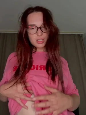 #Amatéři #Prsa #Tetování #Brýle #Krásný Holky #Ukaž Kozy #Sólo #Onlyfans #Žhavé #Přírodní Prsa #Sexy #Sternum Tattoo #Pink Shirt