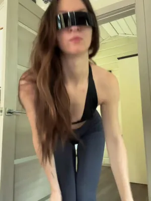 #Lunettes #Cul #Leggings #Solo #Lèvres #Jambes #Allumeuse #Worship #Maîtresse #Fansly #Déesse