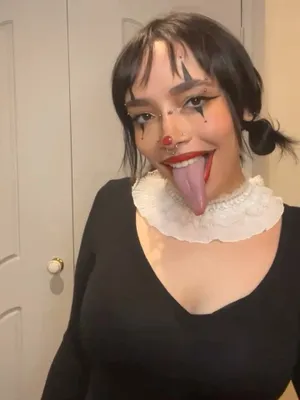#Morena #Piercing #Disfraz #Payaso #Lengua #FYP #Viral #Vertical Porn #Lengua Larga #Piercing En La Nariz #Filtraciones #Fugas De Instagram #Reels #Reels De Insta