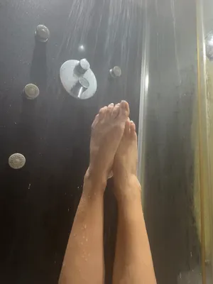#Shower #Foot Fetish #Solo #Onlyfans #Hot #Sexy #Sexy Feet #Vertical Porn #Mia Greco