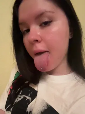 #Brünett #Solo #Onlyfans #Deutschland #Süßes Mädchen #18Jahre Süßes Mädchen #de- D Eutscher Amateur #Zungenpiercing #Vertikal Porno #Karolinka