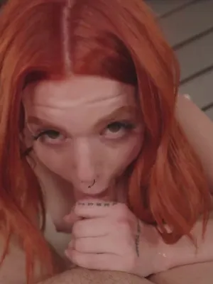 #Kouření Péra #Zrzky #Piercing #Šukání #Vertikální Porno