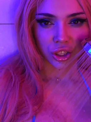 #Teen #Bikini #Solo #Teasing #Fishnet #Belle #String #Hot Brunette #Chatte #Dildo Play #Gode #Neon Lighting