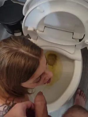 #Amateurs #Tattoo #Pissing #Vertical Porn