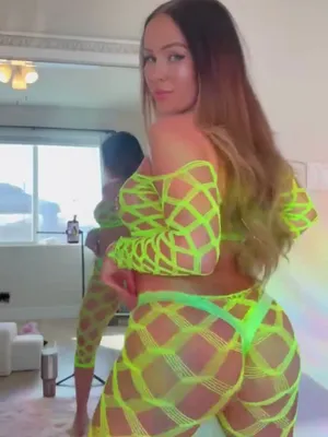 #Amateurs #Big Tits #Brunette #Tattoo #Ass #Big Ass #Twerking #Solo #Onlyfans #Teasing #Fishnet #Bubble Butt #Megan Rain #Onlyfans Models