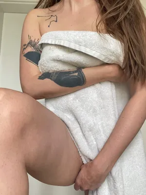 #MILF #Brunette #Masturbation #Pussy #Solo #Onlyfans #Teasing #Vertical Porn