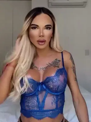 #Shemale #Vertical Porn #Onlyfans Models #TS Florencia Kardashian
