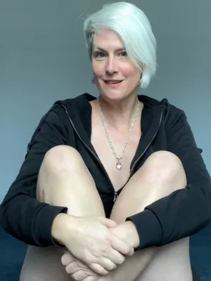 #素人 #妈妈 #巨乳 #Panties #Solo #Onlyfans #挑逗 #Natural Tits #JOI #Sexy #继母 #Silver Hair #Goddexx Of Pleasure