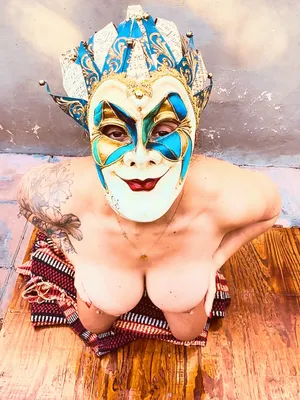 #Amateurs #Gros Seins #Tatouage #Masque #Solo #Vertical Porn #Ambar Nixon