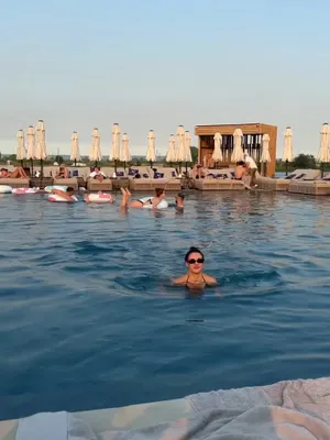 #Amateure #Schön #Bikini #Schwimmbad #Solo #Draußen #Heiß #Sexy Figur #Poolside