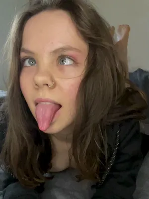 #Amatéři #Náctileté #Brunetky #Malá Prsa #Piercing #Sólo #Onlyfans #Škádlení #Xichtíky #Roztomilé #Osmnáctiletá Roztomilá Holka #Nevinná Tvář #Vertikální Porno #Tiktok Teen #Piercing V Nose #Sexy Tiktok #Cathy Sweet Candy