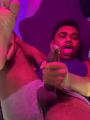#Cumshot #Fußfetisch #Unterwäsche #Solo #Schwul #Wichsen #Black Cock #Stuhl #Schwarzer Mann