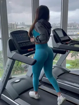 Getting sweaty at the gym, ass popping in tight leggings. Bet ya wish you could smack this treadmill bound booty. 😉