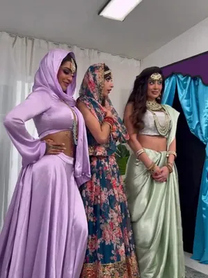 #Krásný Holky #Tancování #Sexy #Roztomilé #Casual #Traditional Outfit #Group Dance #South Asian Style