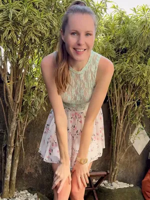 #Brunette #Beautiful #Skirt #Solo #Onlyfans #Teasing #Vertical Porn #Skinny #Elena Ross