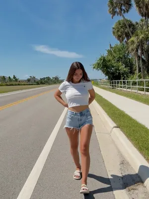 #素人 #Brunette #Nipple Piercing #Young #Onlyfans #野外 #ストリップ #Hot #Sexy #セクシー美女 #エロ美女 #エロボディ #Scooter #Best Onlyfans #Denim Shorts #@nikkiiryder #Sunny Day #Street Ride