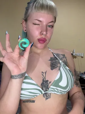 #Aficionados #Tatuaje #fr- F Renillos #Solo #Onlyfans #Provocación #Cabello Colorido #Piercing En El Ombligo #Vertical Porn #Piercing En La Nariz #Winona
