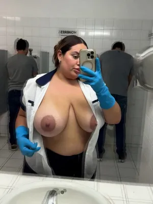 #Velký Kozy #Na Veřejnosti #Brunetky #Na Záchodě #Ukaž Kozy #Tlustý #Před Zrcadlem #Cleaning Lady #FYP #Viral #Public Toilet #Tiktok Porno #Latex Gloves #Úniky #Tiktok18+ #Zero Shame #Nextgen Vids