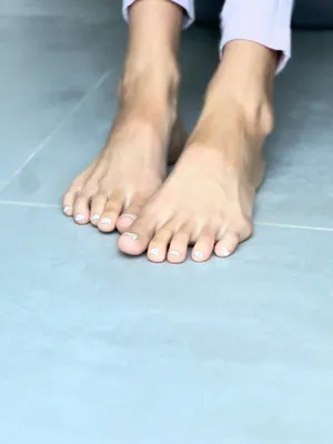 #Handjob #Foot Fetish #Footjob #Vertical Porn #Nadrženost #Mya Twist