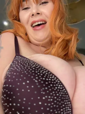 #MILF #Pornstar #Fansly #BBW #Huge Tits #Vertical Porn #Roxanne Miller