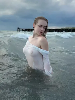 #Náctileté #Blondýnky #Krásný Holky #Sólo #Onlyfans #Vertikální Porno #Tiktok Porno #Wet Clothes #Tiktok18+ #Mia Miku