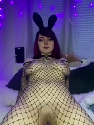 #Vertical Porn #Solo Pussy Play