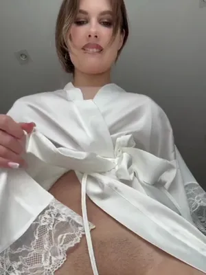 #Rasée #Solo #Onlyfans #Allumeuse #Chaud #Séduisant #Tiktok Porn #Tiktok18+ #Alina Grace