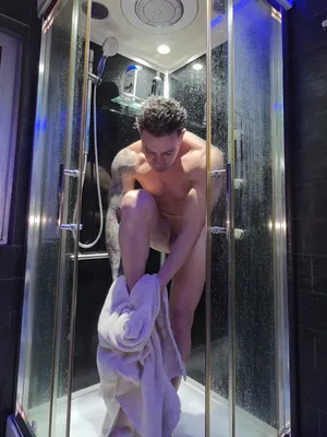 #Shower #Tattoo #Bathroom #Big Cock #Muscular #Pornhub #Solo #Onlyfans #Gay #Vertical Porn #Aficionados #Tatuaje #Towel #Valentino Fox