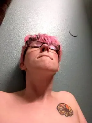 #Brýle #Masturbace #Kundička #Vibrátor #Vertikální Porno