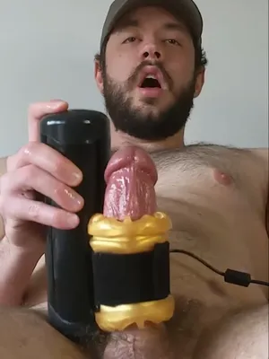 #Amatéři #Masturbace #Stříkání #Hračky #Sólo #Homosexuálové #Vousatí #Jerking Off #Vertikální Porno #Kšiltovka