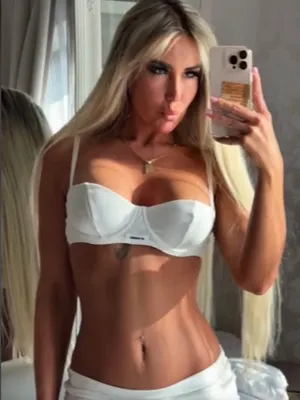 #Amateurs #MILF #Blonde #Beautiful #Czech #Solo #Onlyfans #Hot #Vertical Porn #Lucysea