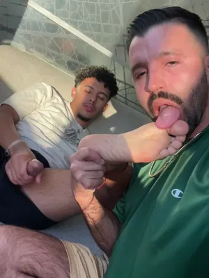 #Foot Fetish #Gay #Bearded #Jerking Off #Toe Sucking #Vertical Porn