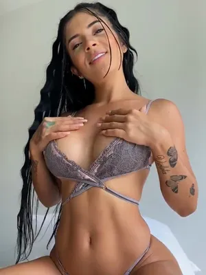 #Brunette #Tattoo #Onlyfans #Fake Tits #Vertical Porn #Leaks #Onlyfans Models #Annietightkat
