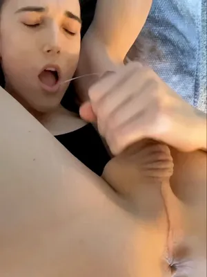 #Mignon #Shemale #Brunette #Éjaculation #Solo #Se Branler #Vertical Porn #Auto Éjaculation Faciale
