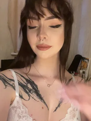 #Teen #Brunette #Tattoo #Onlyfans #Eye Contact #Vertical Porn #Leaks