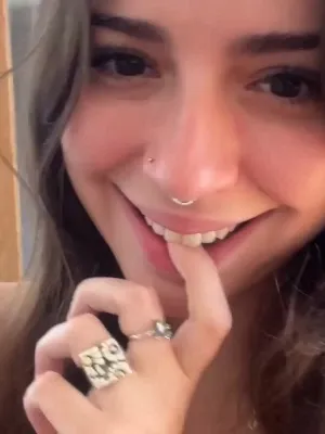 #Brunette #Ass #Beautiful #Mirror #Onlyfans #Teasing #Thong #Vertical Porn #Nose Piercing #Lola La Fleur