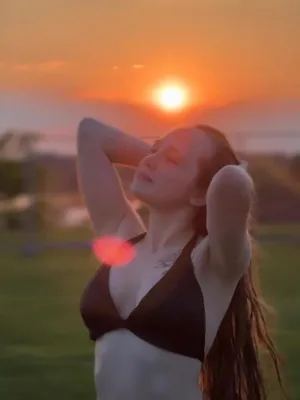 #Tetování #Krásný Holky #Bikiny #Dlouhe Vlasy #Sólo #Onlyfans #Sexy #Wet Hair #Sexy Postava #Body #Sunset #Mini Bikini #Outdoor Sunset #Sunset Tease