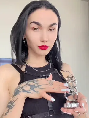 #Brunette #Tatouage #Fétichisme #Onlyfans #Modèle #Maîtresse #Vertical Porn #Mary Maîtresse