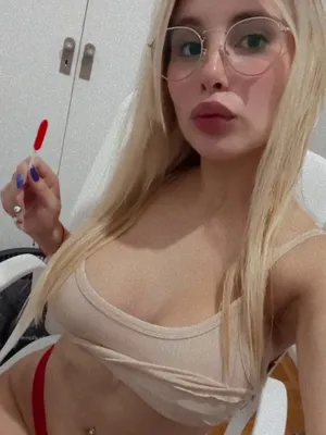 #Gros Seins #Blonde #Lunettes #Onlyfans #Vertical Porn #Fuites #Onlyfans Modèles #Pauli Belen