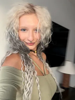 #Nippel Piercing #Spiegel #Solo #Onlyfans #Große Natürliche Titten #Süßes Mädchen #Bunte Haare #Vertikal Porno #Luminaaa