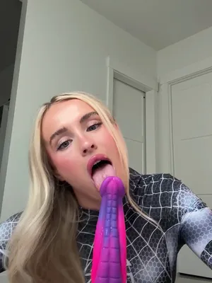 #Adoloscente #Tette Grosse #Tette #Bionde #Masturbazione #Vibratore #Cosplay #Da Sola #Giovani #Riding Dildo #Spagnola #Tette Finte #Dildo Blowjob #Spiderman Cosplay #Uomo Ragno #Donna Ragno #Perdite #Vega Thompson