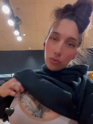 #Brunette #Tattoo #Onlyfans #Vertical Porn #Leaks #Onlyfans Models #Isquat