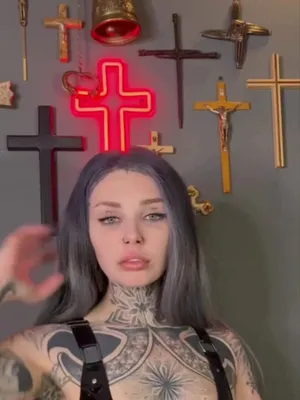 #Bondáž #Tetování #BDSM #Hračky #Onlyfans #Škádlení #Nadrženost #Sexy #Obojek #Chastity Cage