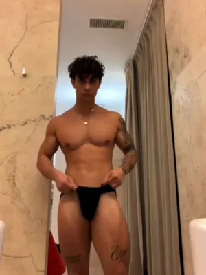 #Blowjob #Tattoo #Cumshot #Big Ass #Muscular #Solo #POV #Bareback #Gay #Culo #Fucking #Jerking Off #Amatoriale Italiano #Hunk #Juicy Ass #Vertical Porn #Bel Culo #Italiano #Culo Perfetto #White Ass #Flashing Ass #Cazzo #Muscoloso #Dasolo