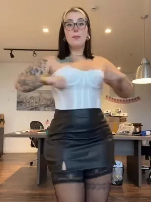 #Brunette #Tattoo #Glasses #Skirt #Onlyfans #Stockings #Vertical Porn #Tiktok Porn #Leaks #Onlyfans Models #Tiktok18+ #Mary Louise