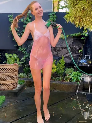 #Brünett #Schön #Solo #Onlyfans #Draußen #Vertikal Porno #Nasse Kleidung #Elena Ross