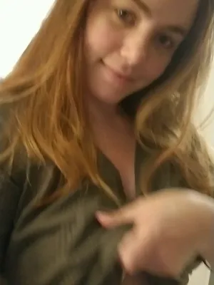 #Amateurs #Big Tits #Redhead #Flashing Tits #Vertical Porn